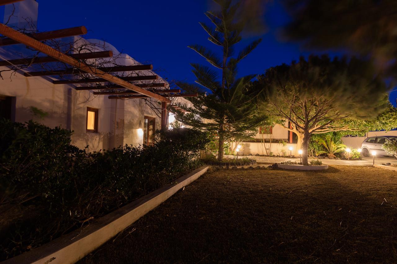 Aquaria Villa Karterados  Luaran gambar